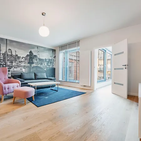 Old Town Apartment *